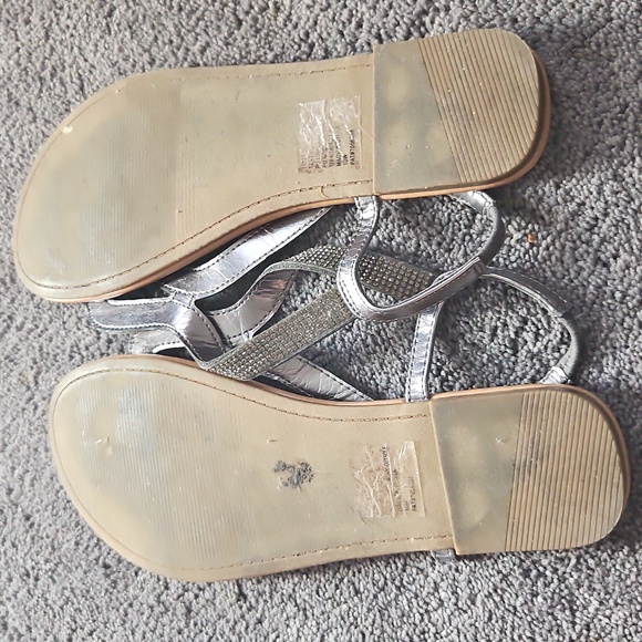 Sandals - Picture 3 of 4